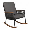 Chaise à bascule en aluminium et corde avec accoudoirs en bois
